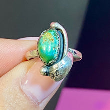 Load image into Gallery viewer, From Consigner Collection Older Sterling Turquoise Ring Size 5.25
