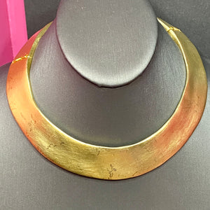 ❤️ Givenchy Collar Unsigned