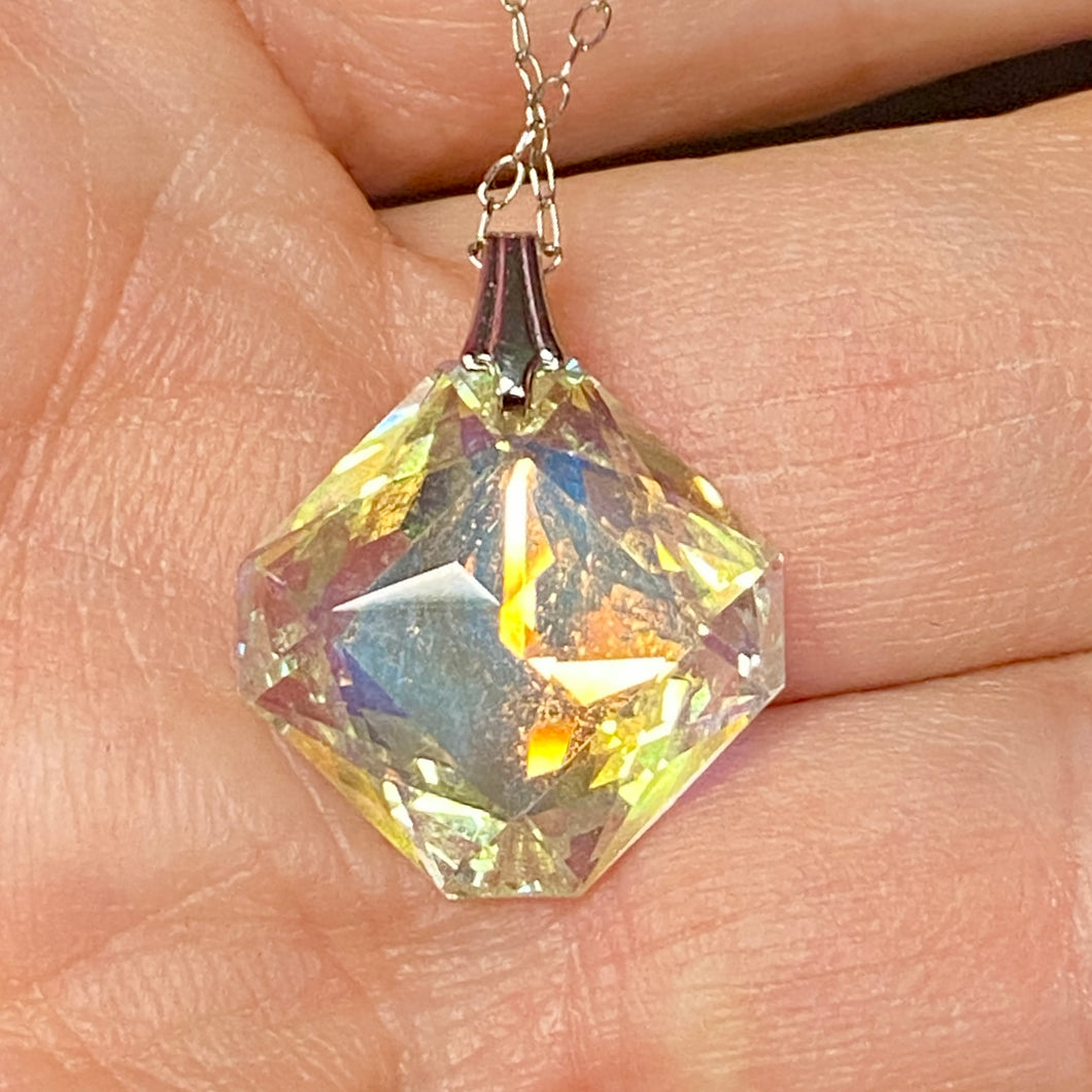 ❤️ Rhodium Plated Crystal Necklace