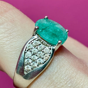 Natural Emerald Spinel Ring