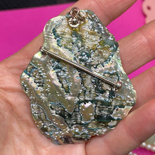 Load image into Gallery viewer, MOP Natural Crystal Pearl Pin Pendant
