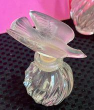 Load image into Gallery viewer, 1950&#39;s Lalique For Nina Ricci Perfume Bottle
