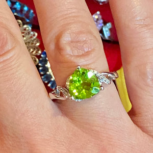 SS Peridot Trillion Spinel Ring