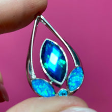 Load image into Gallery viewer, SS Caribbean Quartz Slide Pendant
