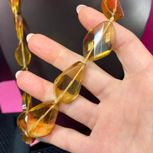 Load image into Gallery viewer, Faceted Glass Citrine Like Necklace
