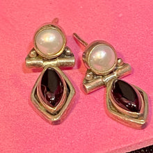 Load image into Gallery viewer, Sterling Hinged Onyx Pearl Earrings
