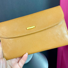 Load image into Gallery viewer, Longchamp Wallet New
