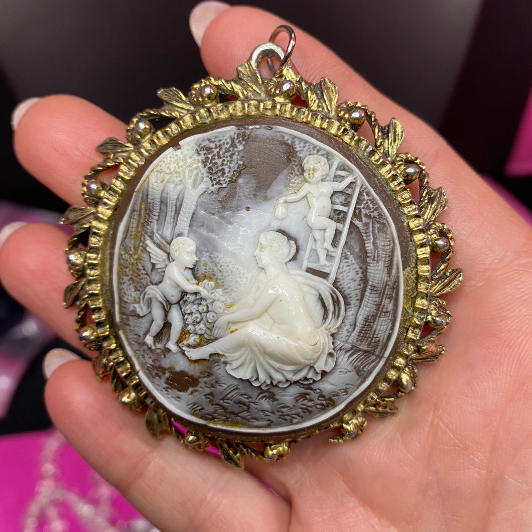 Incolay? Cameo Pendant