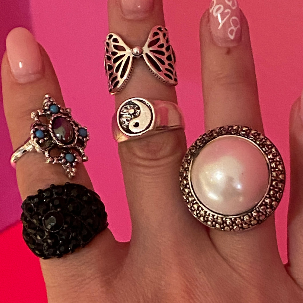 Group Of 4 Rings black