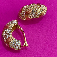 Load image into Gallery viewer, St John High End Crystal Earrings
