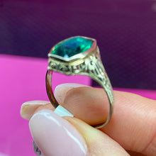 Load image into Gallery viewer, 14K Art Deco Glass Stone Ring
