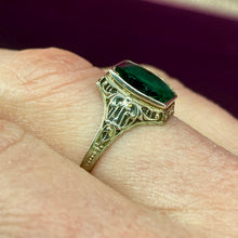 Load image into Gallery viewer, 14K Art Deco Glass Stone Ring
